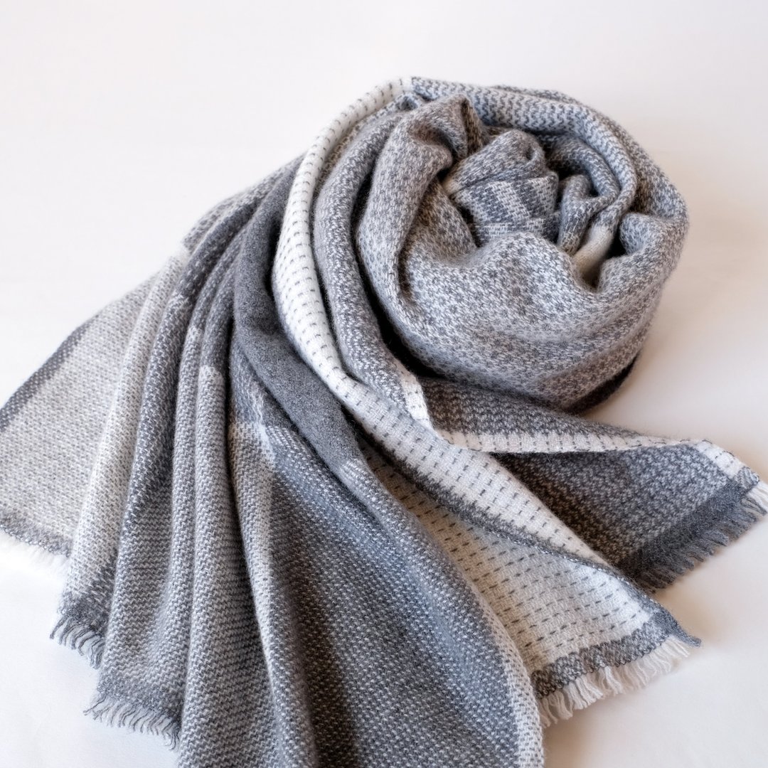 Cashmere 100% 手工喀什米尔围巾【纹华03】 - 围巾/披肩 - 其他材质 灰色