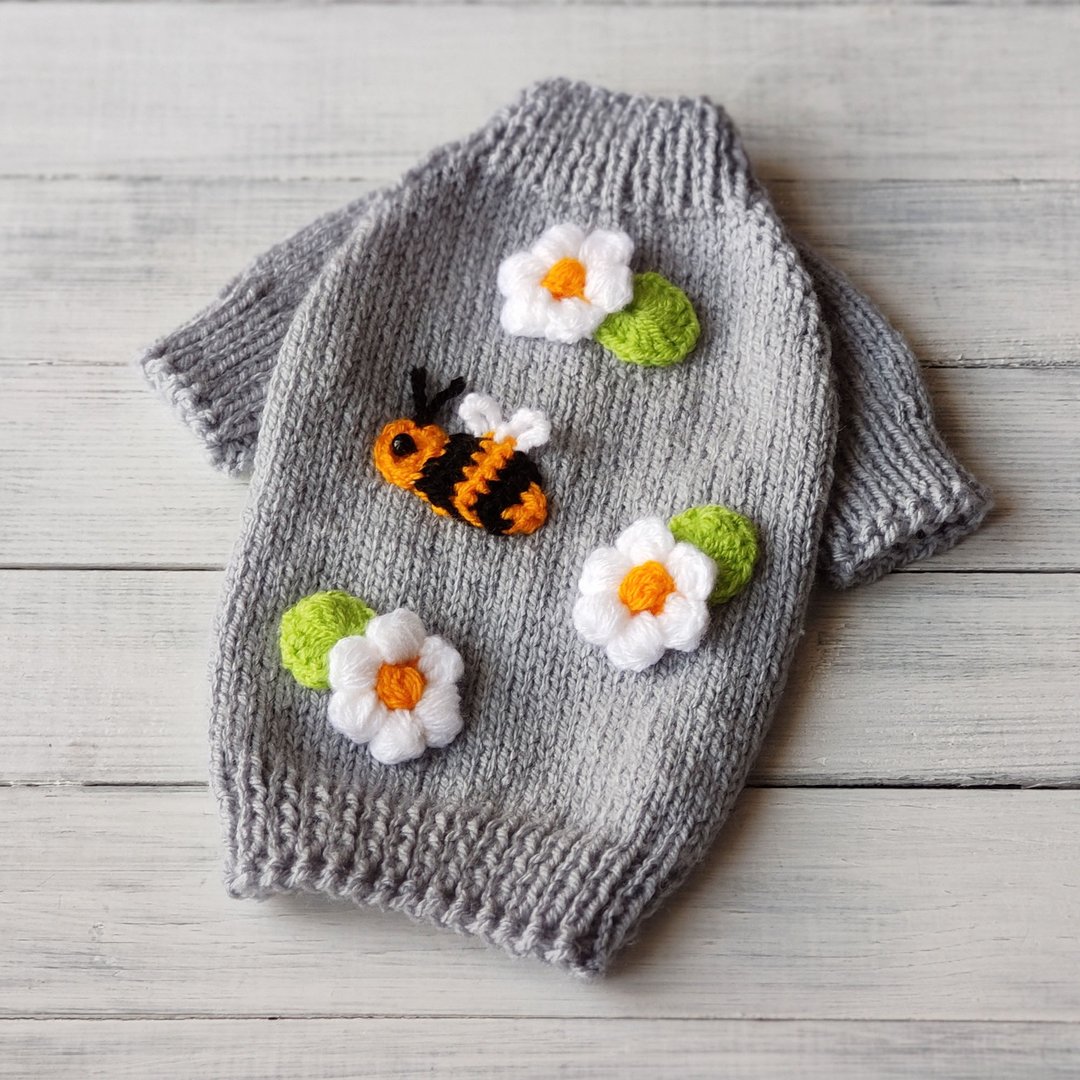 Daisy dog sweater for Chihuahua Yorkie Bee knit cardigan for cat - 衣/帽 - 压克力 