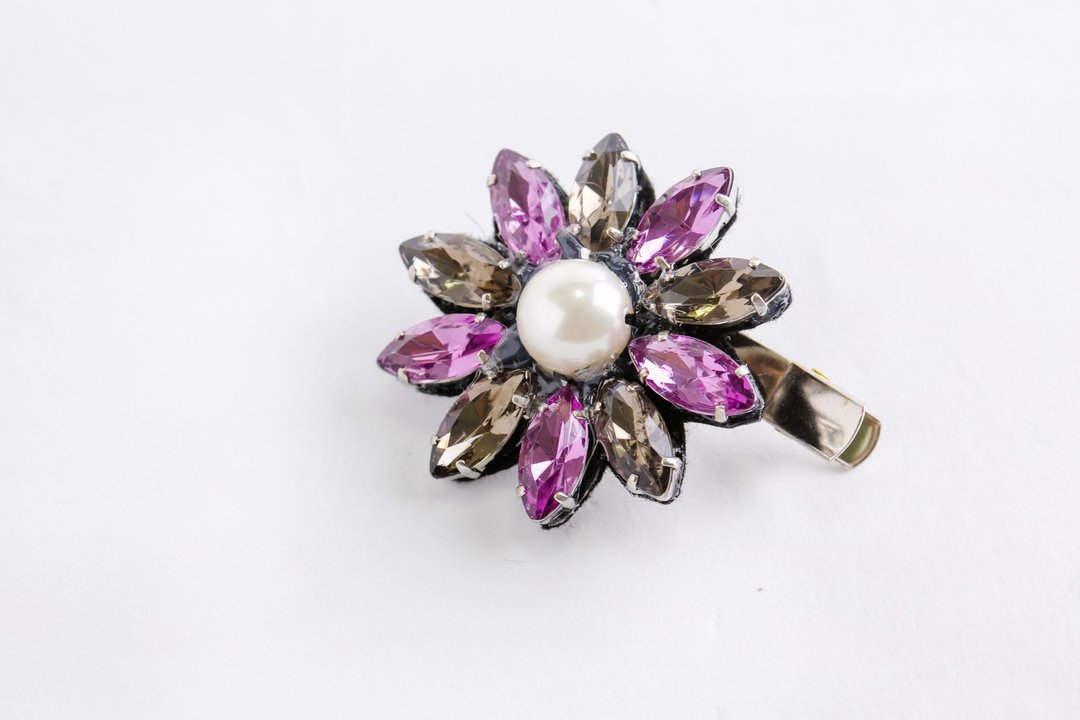 Purple & hair clip of Clear Black Bijou × 1 grain Pearl - 发饰 - 其他金属 紫色