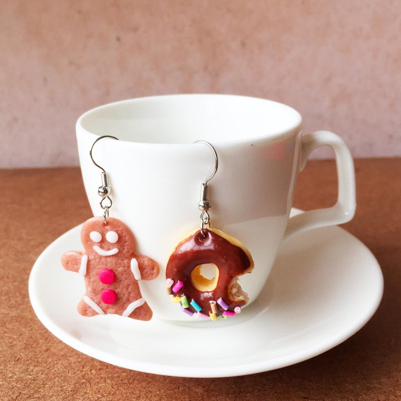 Merry christmas 7 earring - 耳环/耳夹 - 粘土 咖啡色