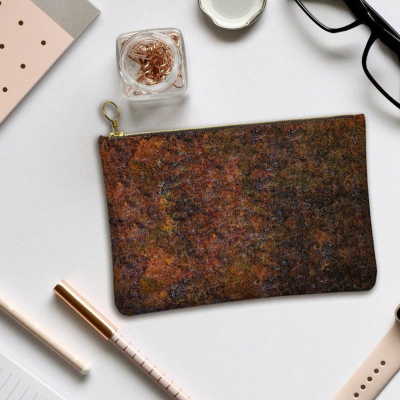 锈蚀机械中透出的蓝色光芒，神秘感十足。真皮手拿包，本革。 - 手拿包 - 真皮 多色