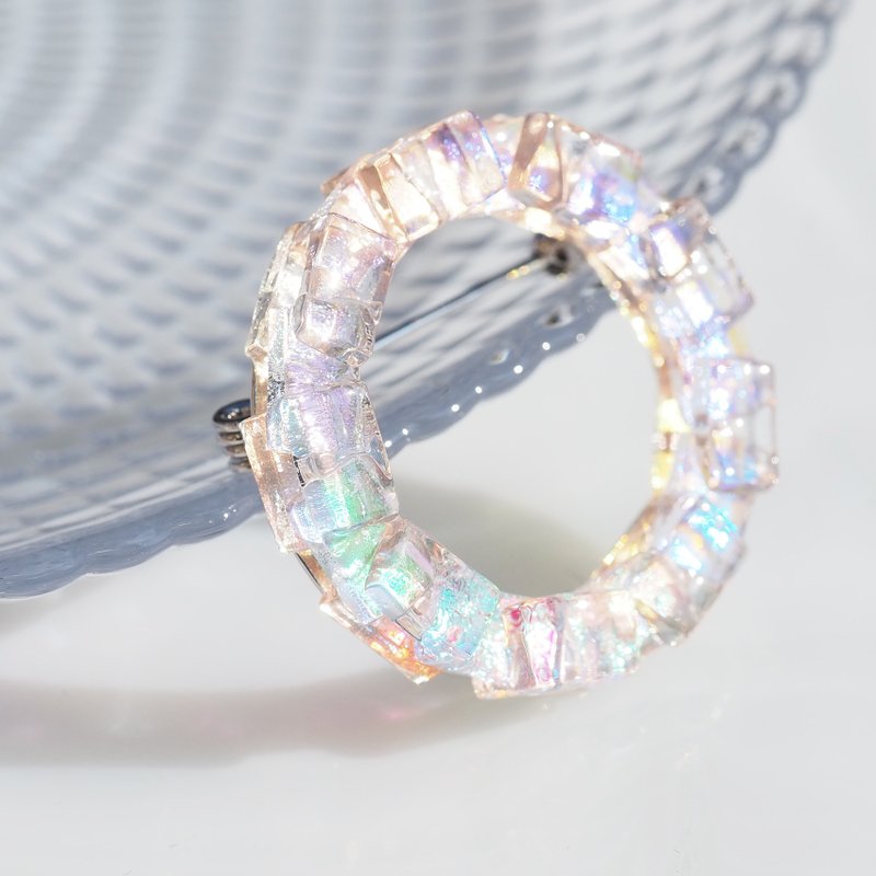 [Special] Shining glass ring (Aurora ring [cold color]) brooch [Made to order] - 胸针 - 玻璃 白色