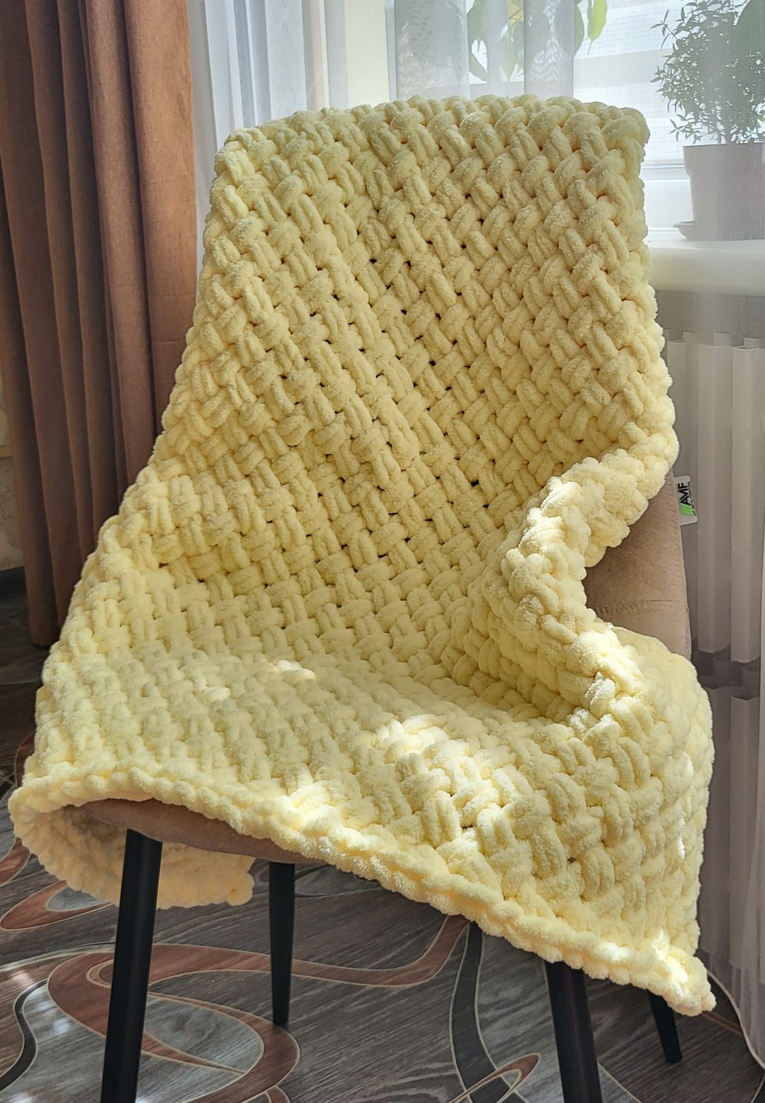knitted handmade blanket (plaid) pale yellow, size 90x100 - 被子/毛毯 - 聚酯纤维 