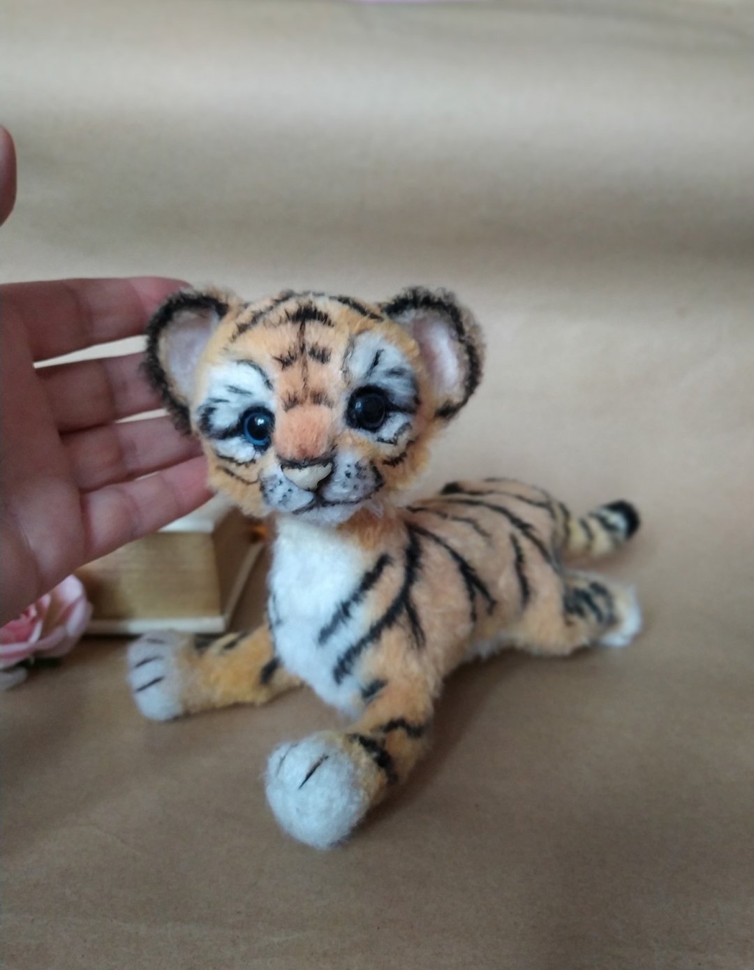微型针织收藏毛绒老虎幼崽小雕像填充娃娃amigurumi - 玩偶/公仔 - 羊毛 橘色
