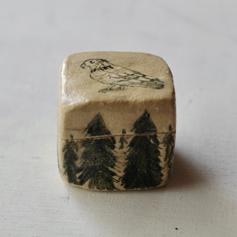 陶瓷宝箱　鹰 - 戒指 - 陶 白色