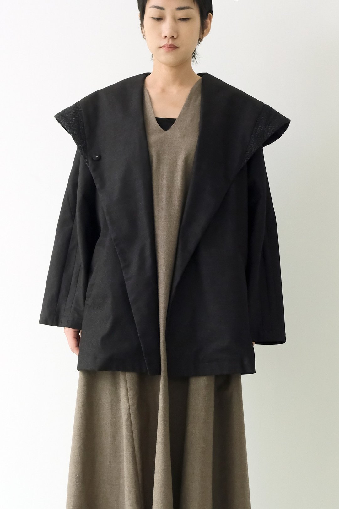 川 衣 WEAR BEING  翻领茧型风衣外套 黑 X 黑 - 女装休闲/机能外套 - 棉 黑色