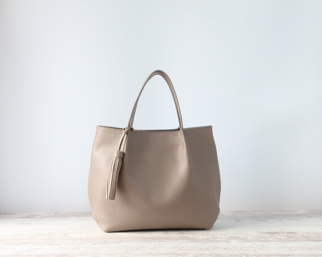 Fluffy tucked tote bag, M size, greige, made-to-order - 手提包/手提袋 - 真皮 咖啡色