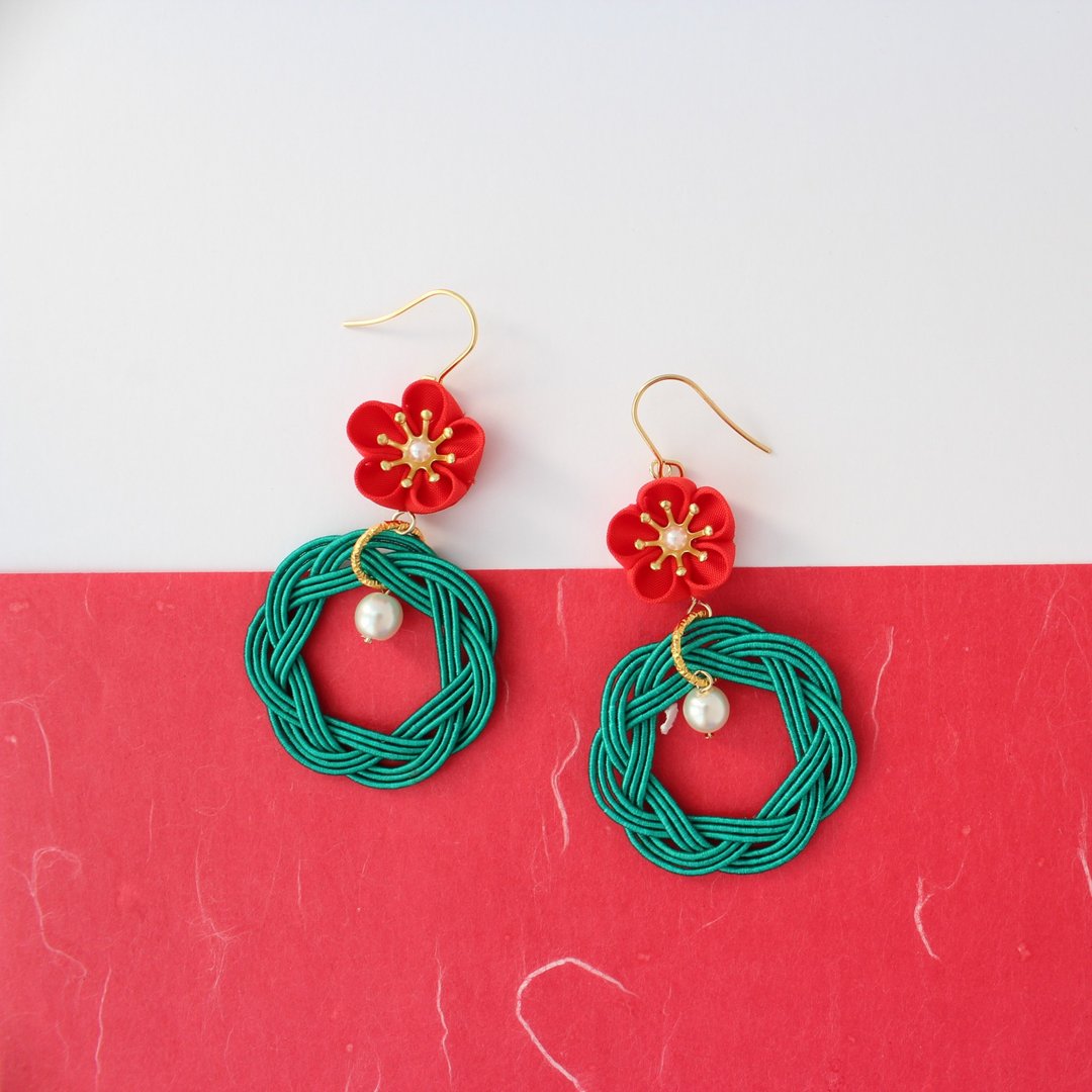 Kanzashi happy flower earring/ resin earring red × green - 耳环/耳夹 - 丝．绢 红色