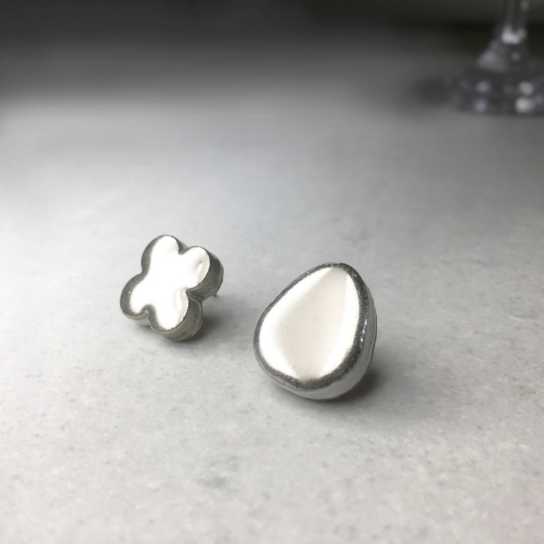 TP-161  Tile earrings - 耳环/耳夹 - 陶 银色