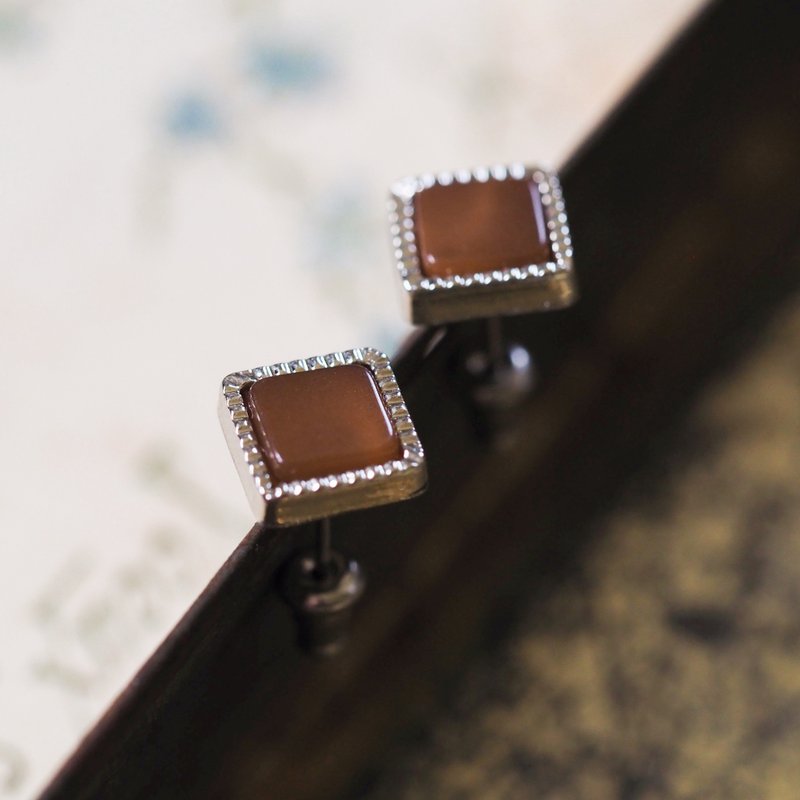 限量－钮扣系列－复古方框耳环 橘棕 - 耳环/耳夹 - 铜/黄铜 咖啡色