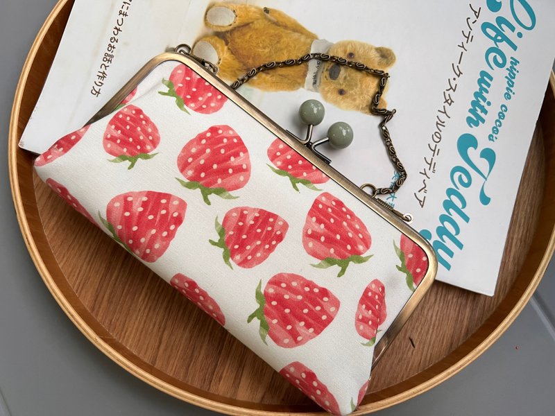 【现货】莓语时光口金收纳袋 唯一 仅有 售完不补 - 化妆包/杂物包 - 棉．麻 