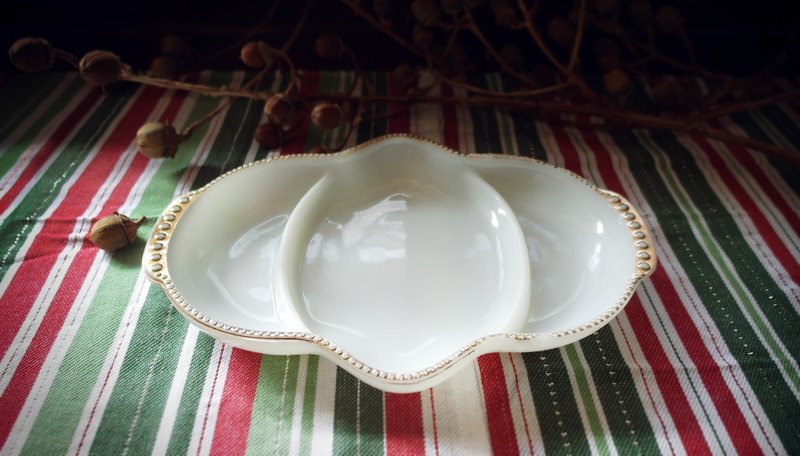 早期Fire-King长型三格点心盘 (餐具/旧货/老物/牛奶玻璃/火王) - 浅碟/小碟子 - 玻璃 白色