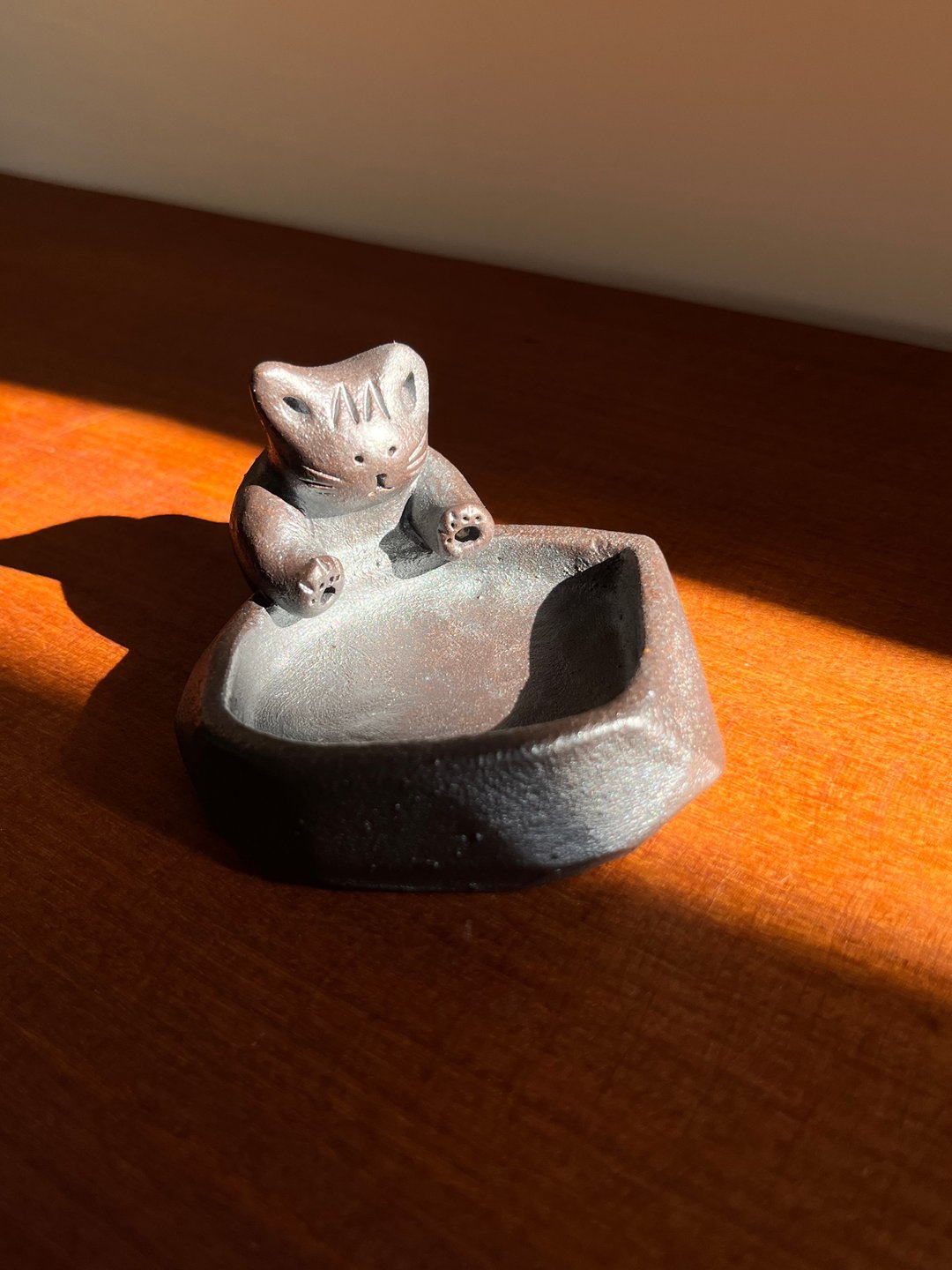 疗愈开掌花猫猫 / 矿座 /  烛台 / 饰品盘 / 陶 - 蜡烛/烛台 - 陶 黑色
