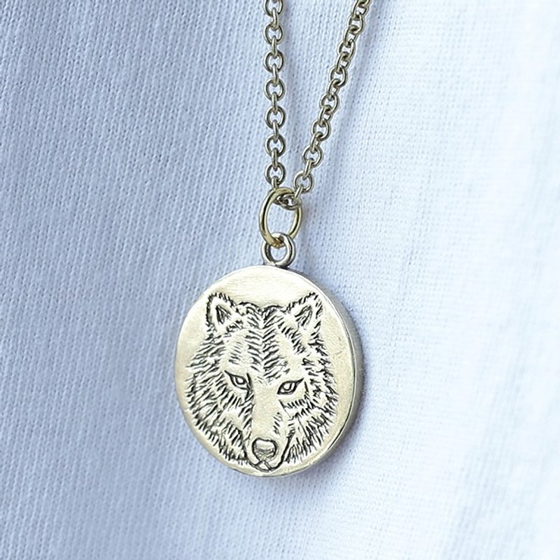 Wolf Necklace, Two sided wolf necklace, Wolf Jewelry, Wolf Pendant - 项链 - 其他金属 金色