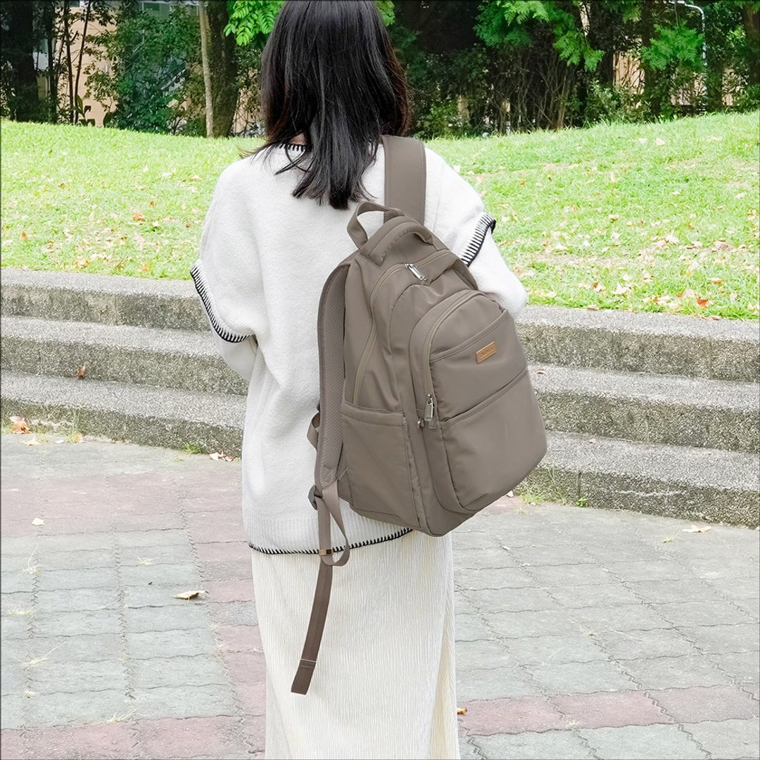 (卡其)旅途必备大容量防RFID笔电后背包6111 - 后背包/双肩包 - 尼龙 卡其色