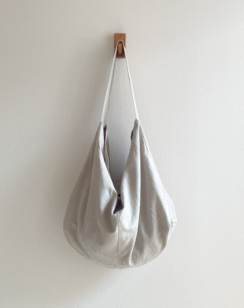 日本制 柔软亚麻棉混纺 大容量托特包 侧边加宽 附口袋 升级再造品 - 侧背包/斜挎包 - 棉．麻 白色