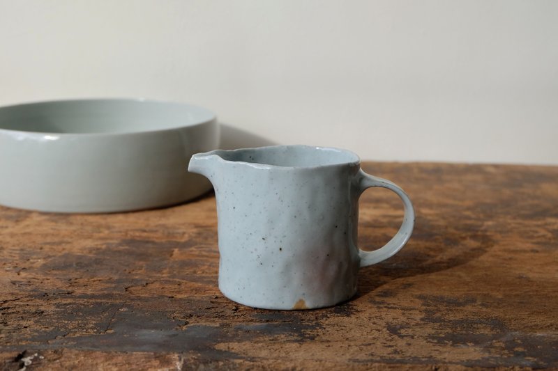 灰青 手捏茶海 茶盅 - 茶具/茶杯 - 陶 白色