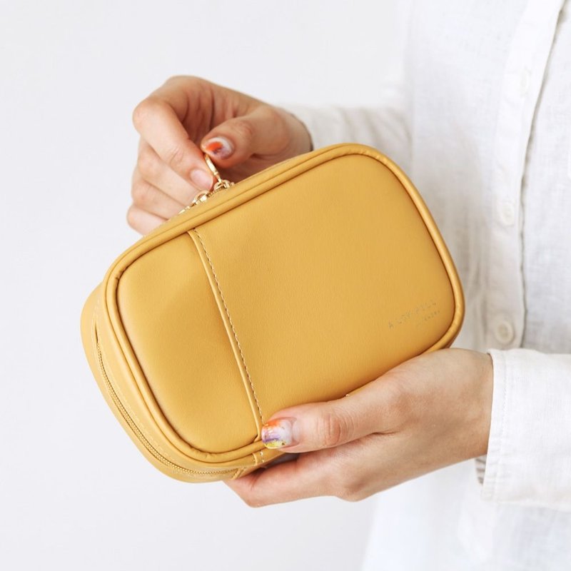 Livework 典藏干燥花皮革万用化妆包Ver.4-向日葵黄,LWK54715 - 化妆包/杂物包 - 人造皮革 黄色