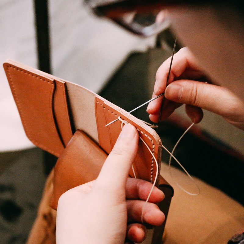 CARD HOLDER Genuine Leather Handmade - 名片夹/名片盒 - 真皮 咖啡色