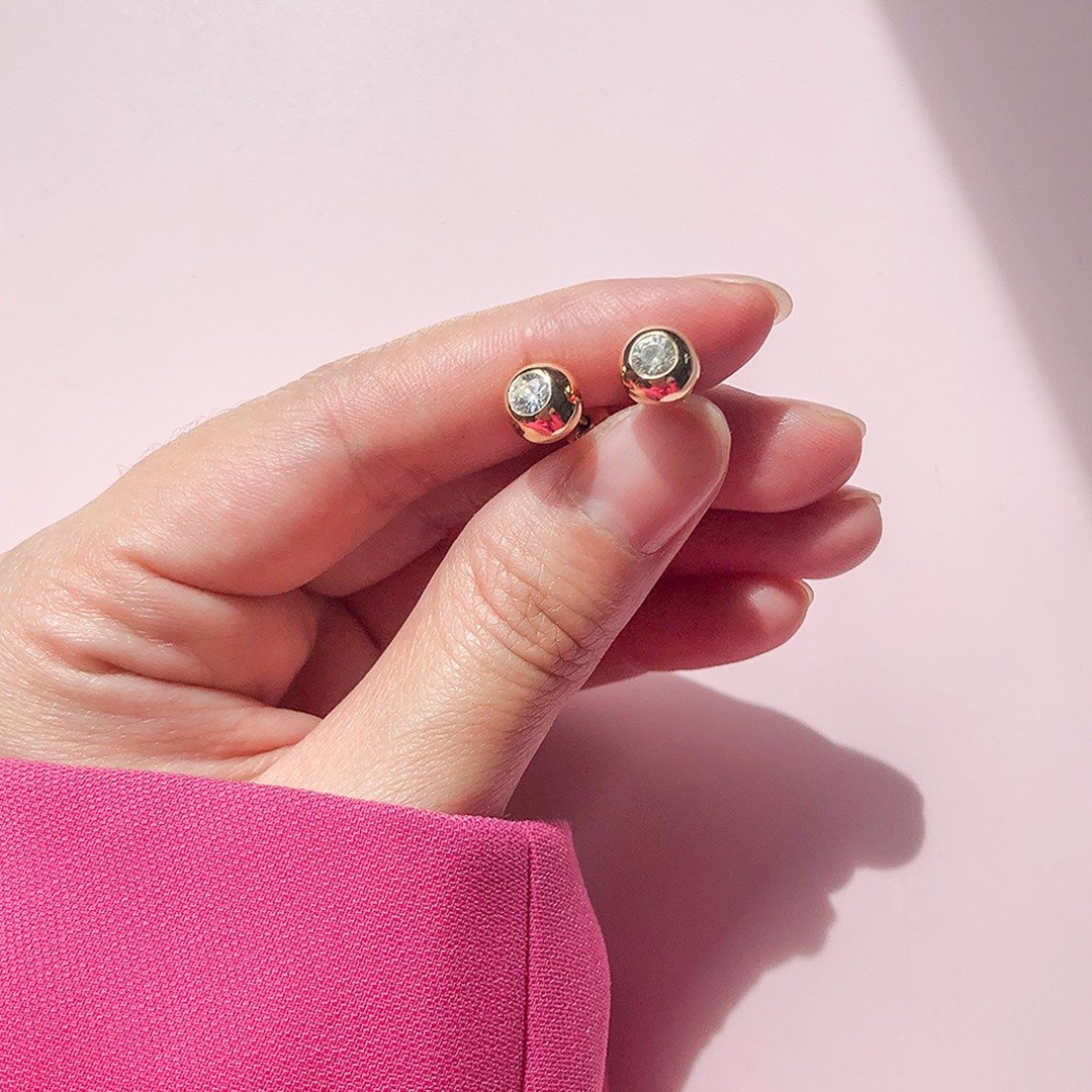 【雙 11 限定】  Anne Stone Stud Earrings with White Zircon - 耳环/耳夹 - 纯银 金色