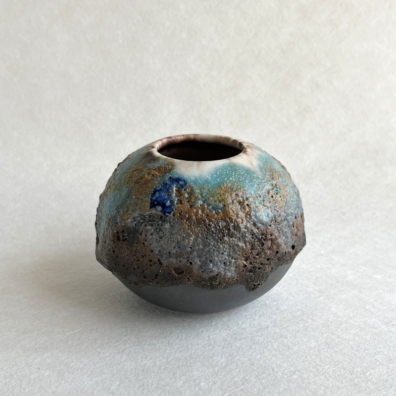 手工陶瓷花瓶 花器 扩香瓶 精油瓶 迷你花瓶 花艺道具 新年礼物 - 花瓶/陶器 - 陶 多色