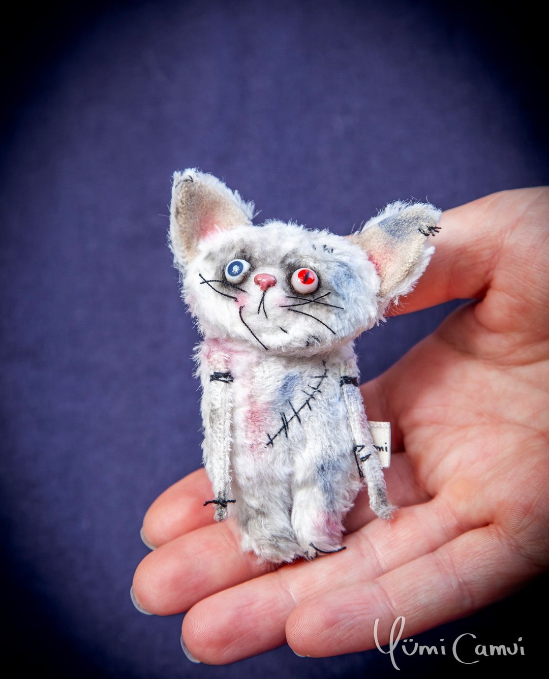 OOAK 可爱怪怪迷你泰迪猫，由 Yumi Camui 设计 - 玩偶/公仔 - 其他材质 白色