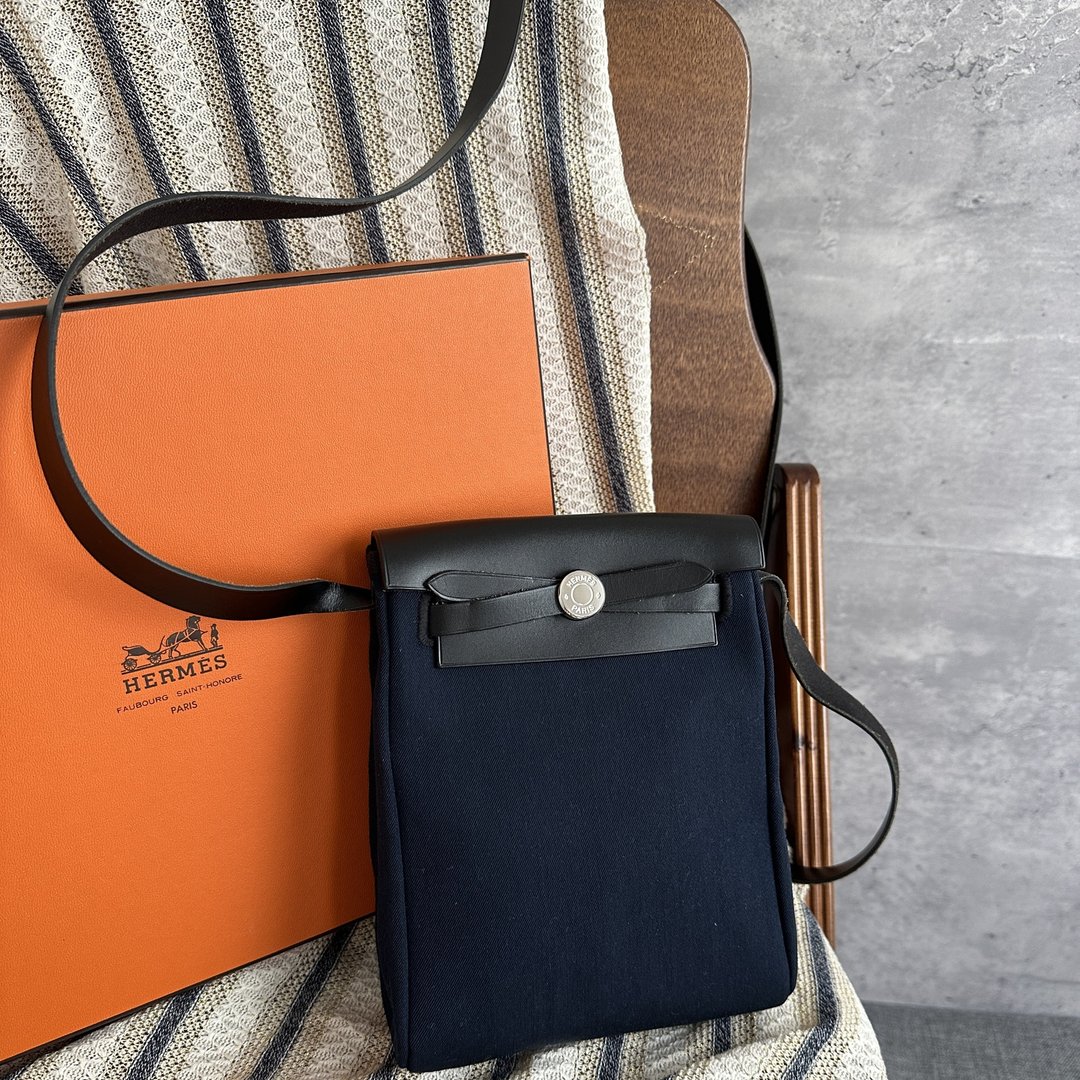 中古包 Hermès 爱马仕 迷你 Herbag 斜背包 - 手提包/手提袋 - 真皮 黑色