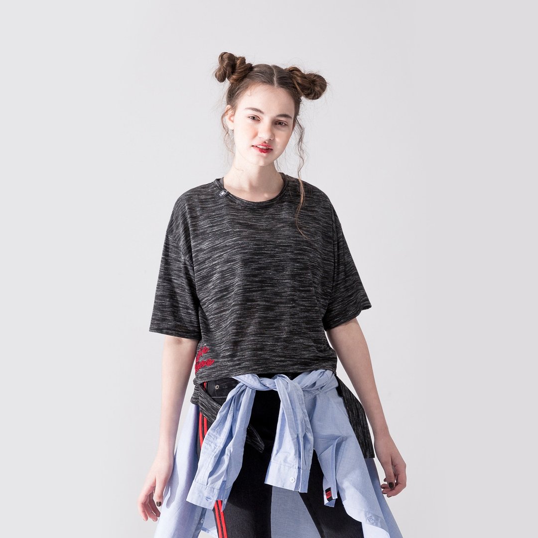 女款 短版 吸湿排汗 圆领t-shirt / 黑色 - 女装上衣 - 棉 黑色