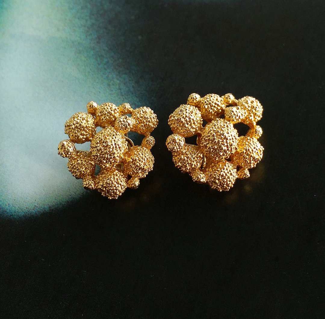 【西洋古董饰品 】DORLAN 金属镀金 珊瑚造型 夹式耳环 - 耳环/耳夹 - 其他材质 金色