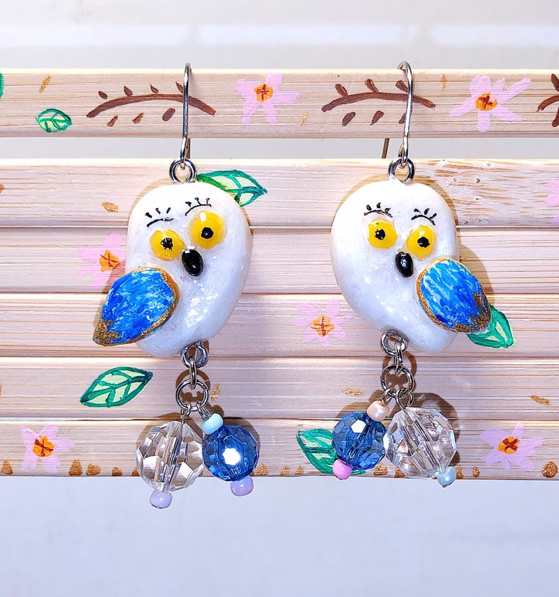 猫头鹰 手作黏土耳环 手绘捏制 不锈钢 吊坠款 - 耳环/耳夹 - 粘土 白色