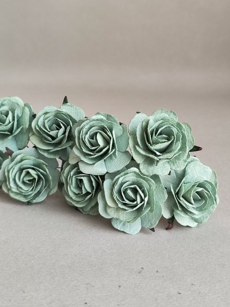 Paper Flower, centerpiece, DIY 25 pieces rose size 3.5 cm., pale green color - 其他 - 纸 绿色