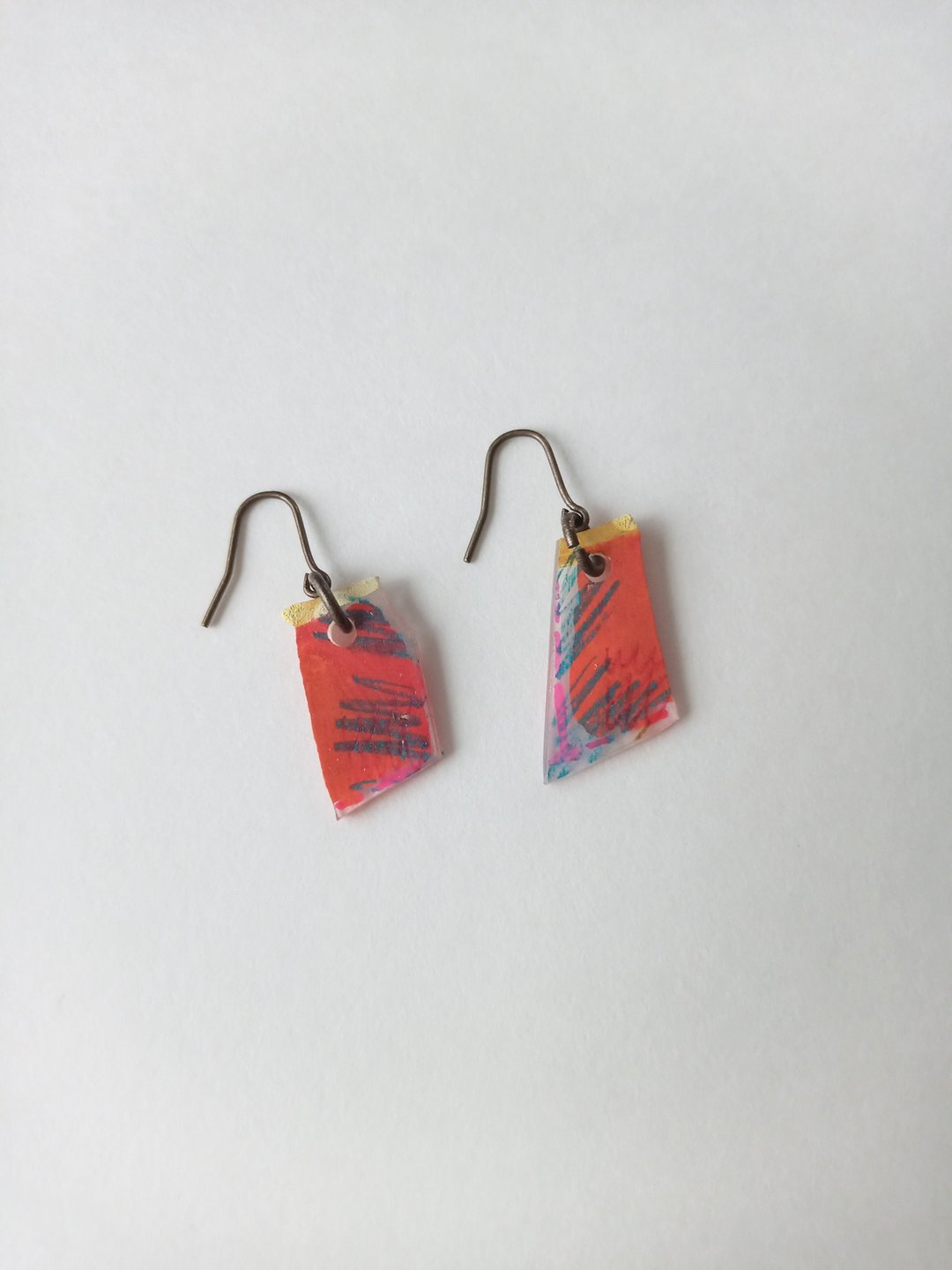 Hook earrings Colorful one-of-a-kind hand-painted Clip-On can be exchanged - 耳环/耳夹 - 塑料 红色