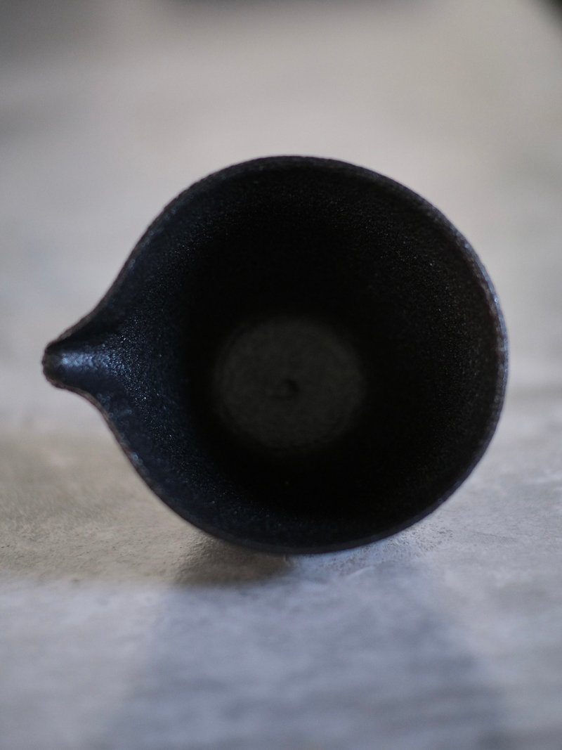 【好禮】靜謐系列手拉坯公道杯 - 茶具/茶杯 - 陶 