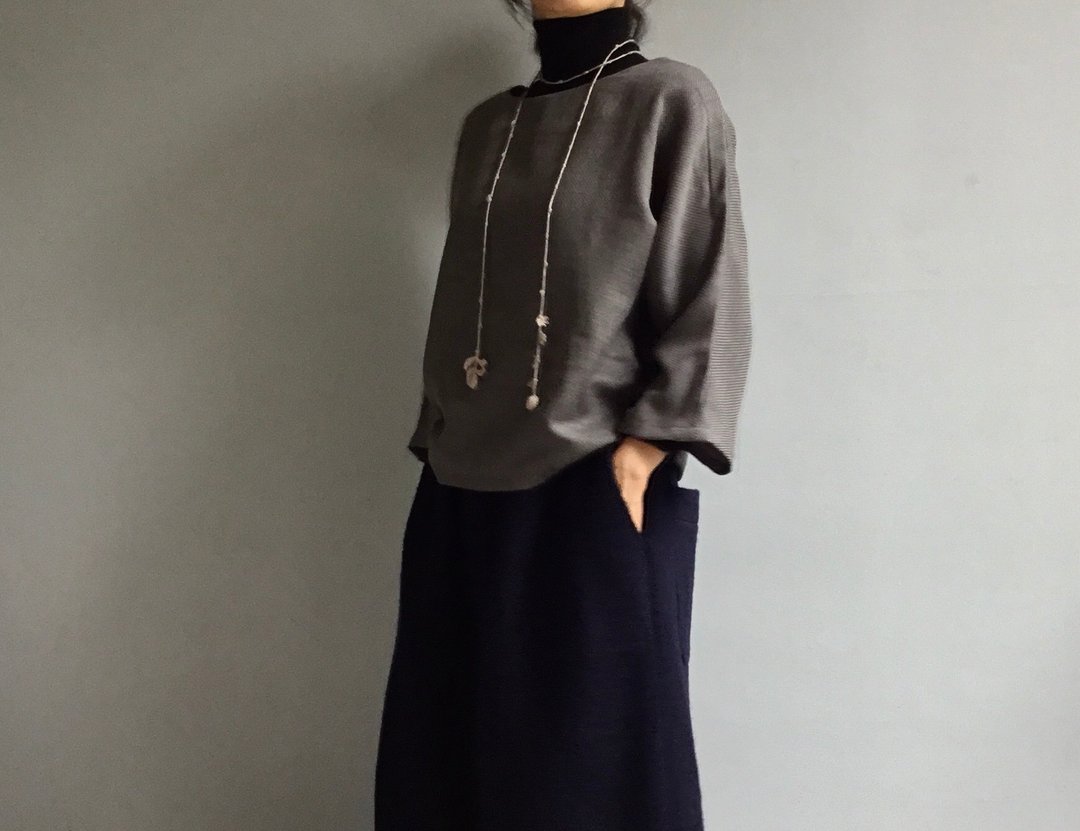 温柔的梦/鼠灰色轻毛料简洁飞鼠袖/七分袖上衣/日本毛料 - 女装上衣 - 羊毛 