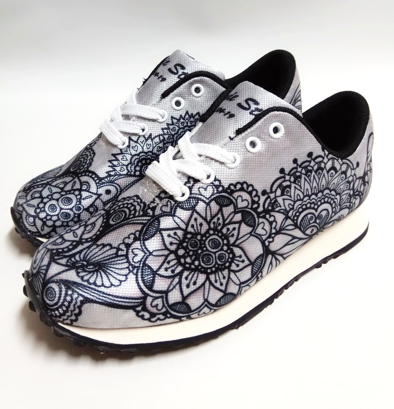 手绘线画 精密数位喷印 多功能健走鞋 - 女款休闲鞋 - 聚酯纤维 银色