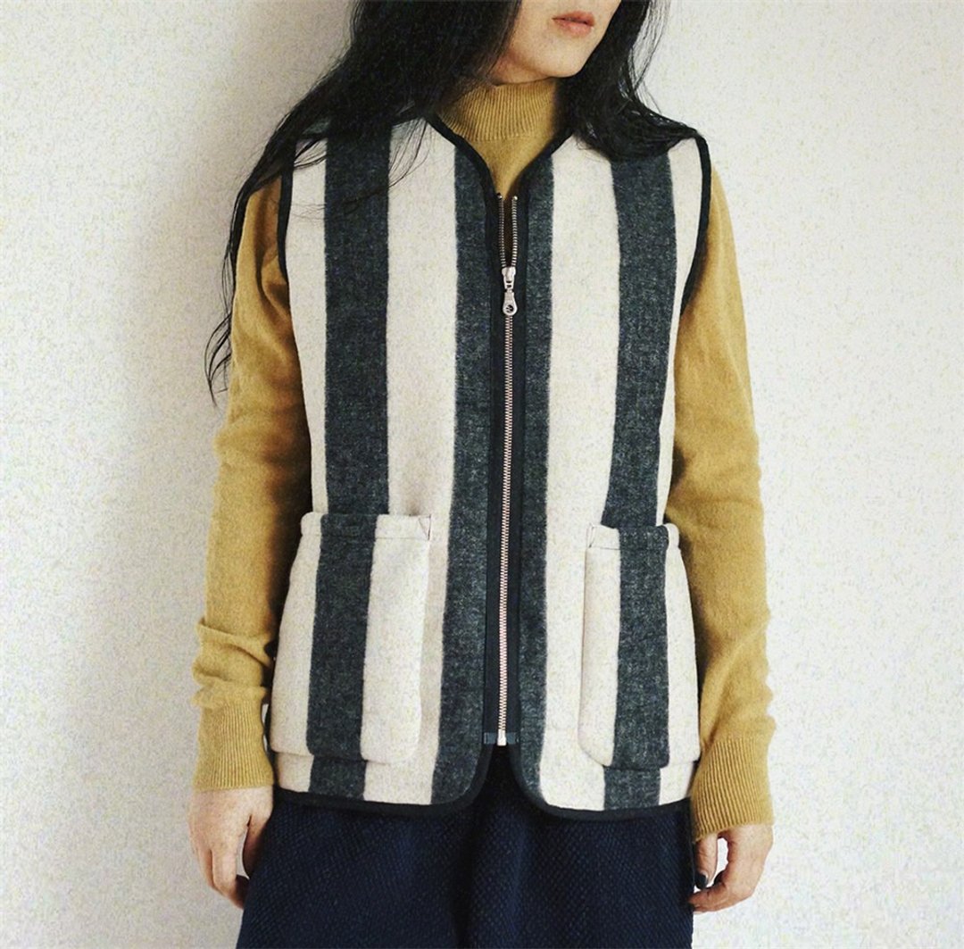 黑白條紋羊毛雙面呢面料 男女同款 拉鏈式 冬季保暖馬甲 - 女装休闲/机能外套 - 羊毛 白色