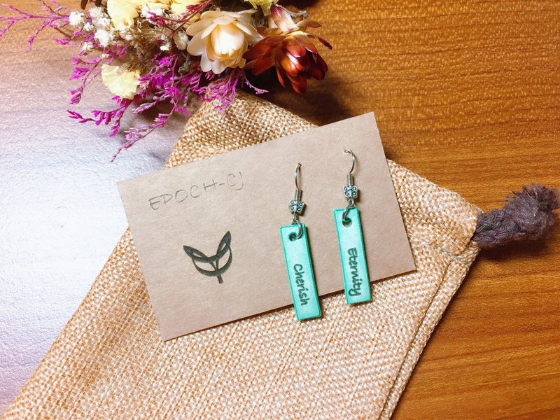 定制 擦蜡皮耳环 定制英文字  女孩 饰品 - 耳环/耳夹 - 真皮 粉红色