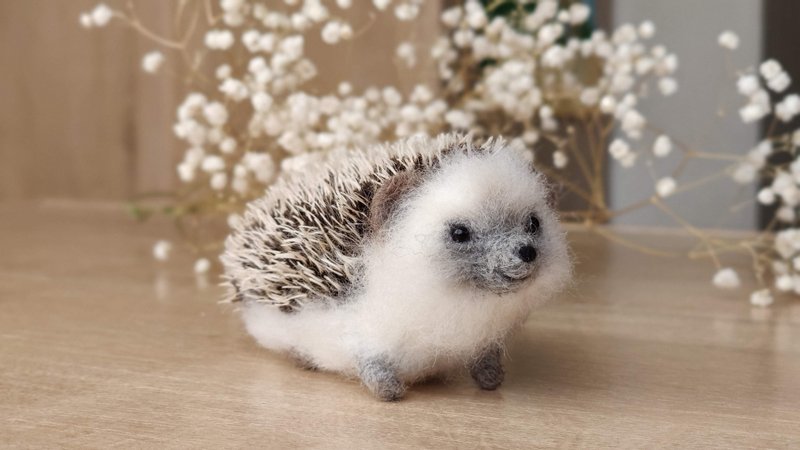 Needle felted hedgehog realistic toy - 玩偶/公仔 - 羊毛 白色