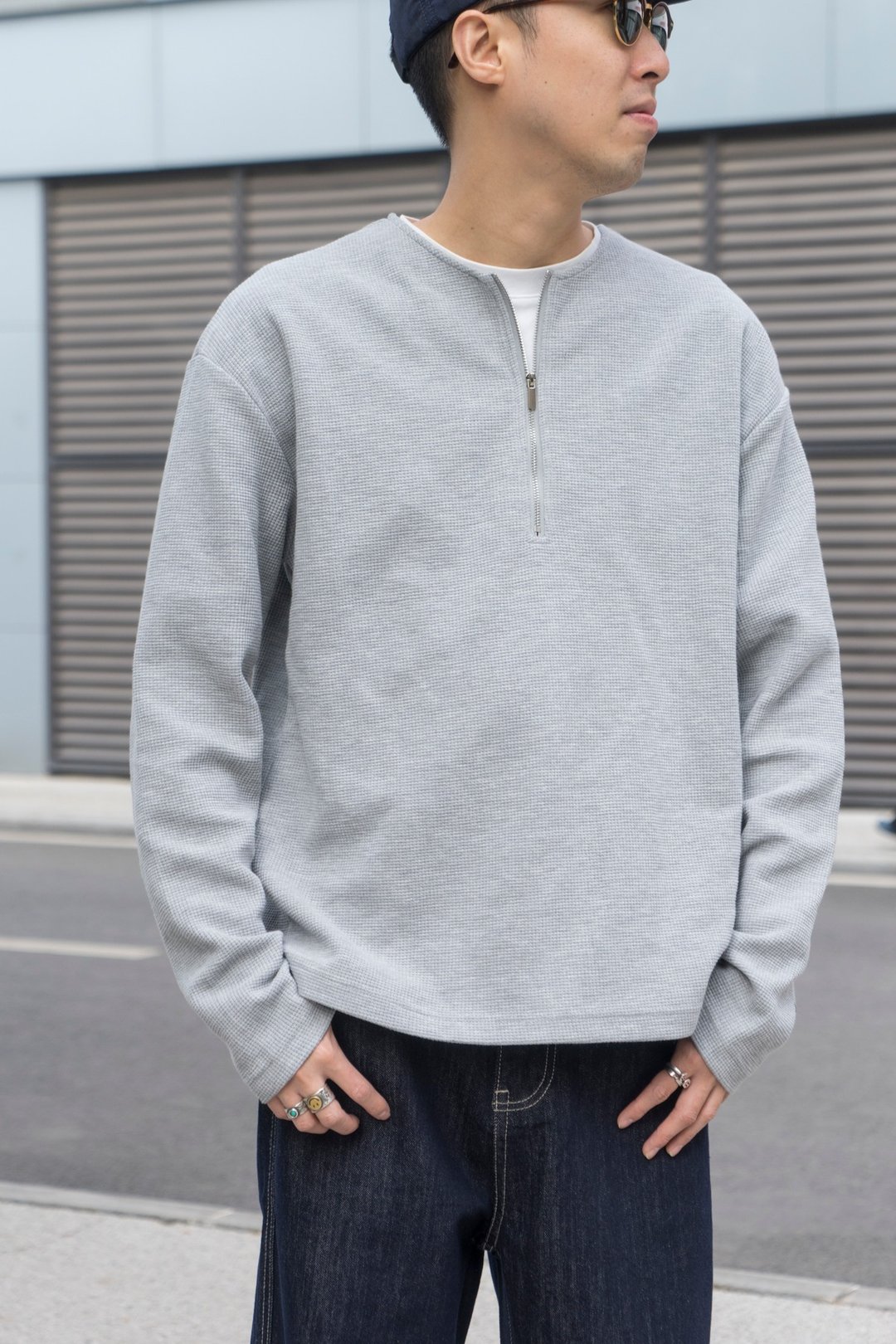 T-SHIRT 日系潮流休閒華夫格面料長袖T恤 百搭半拉鏈設計純色上衣 - 男装上衣/T 恤 - 棉 灰色
