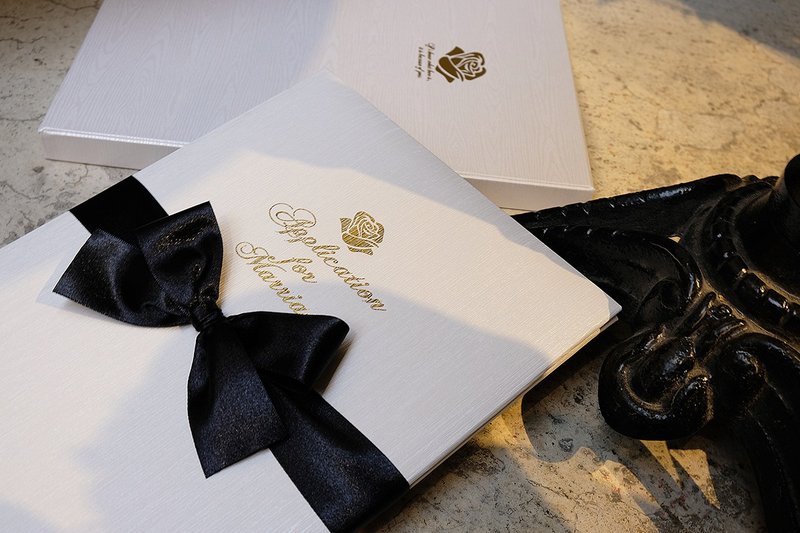 【快速出货】结婚书约套组 结婚书约 结婚证书 钻石赫本白 烫金版 - 婚礼誓言书 - 纸 白色