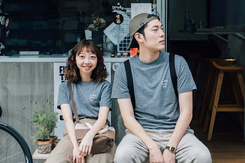 小日子 我的小灰T_A good little day (腰身版) - 女装 T 恤 - 棉．麻 灰色