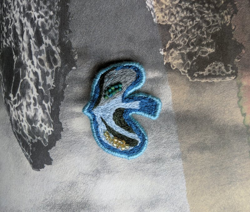 【山川湖泊飞鸟】刺绣胸针 - 胸针 - 绣线 