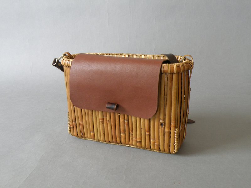 烟熏编织斜背包 - 侧背包/斜挎包 - 其他材质 咖啡色