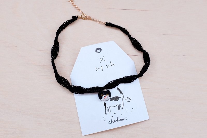 by.dorisliu  X soy sola 情人节 [ emoji choker ] 猫咪 人手刺绣 短颈链 - 颈链 - 绣线 红色
