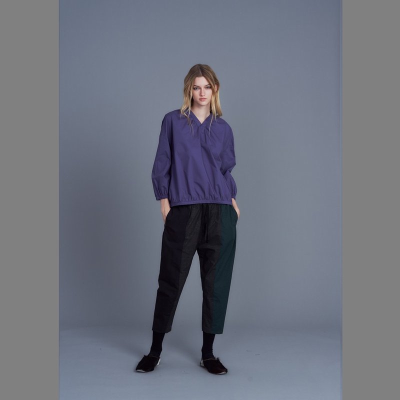 2202B22 V领抽皱上衣 - 女装上衣 - 棉．麻 