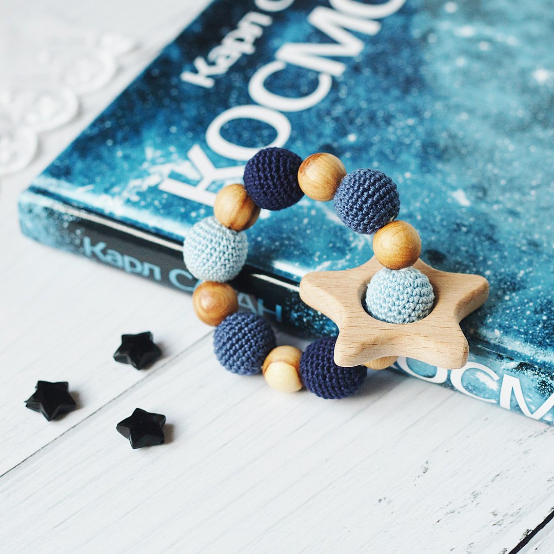 Navy Blue Baby Rattle with Wooden Star - Teething Ring Toy - Baby Teether - 满月礼盒 - 木头 蓝色