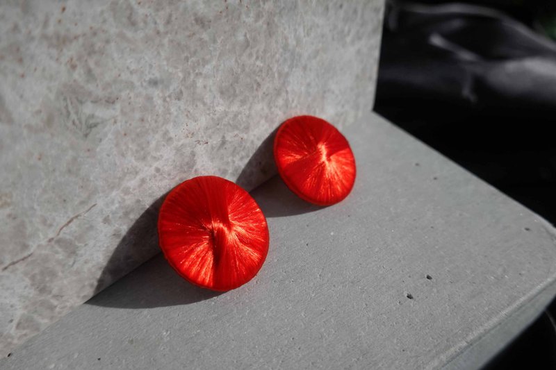 满 Maan 缠花耳饰 殷红 - 耳环/耳夹 - 绣线 红色