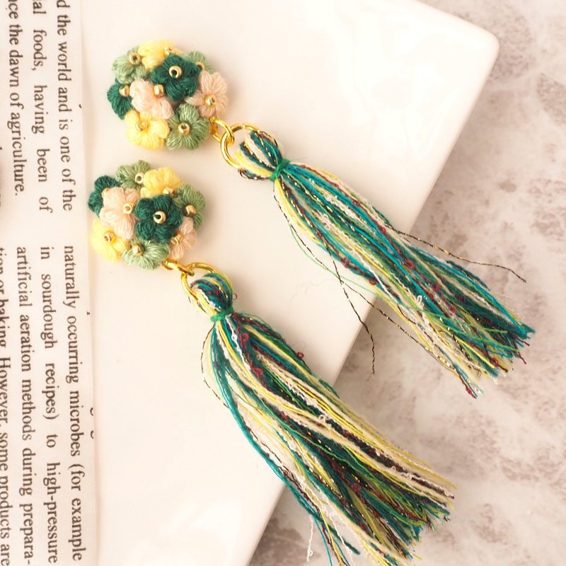 【耳环/耳夹】钩针/迷你花/花束/混纺流苏 - 耳环/耳夹 - 绣线 绿色
