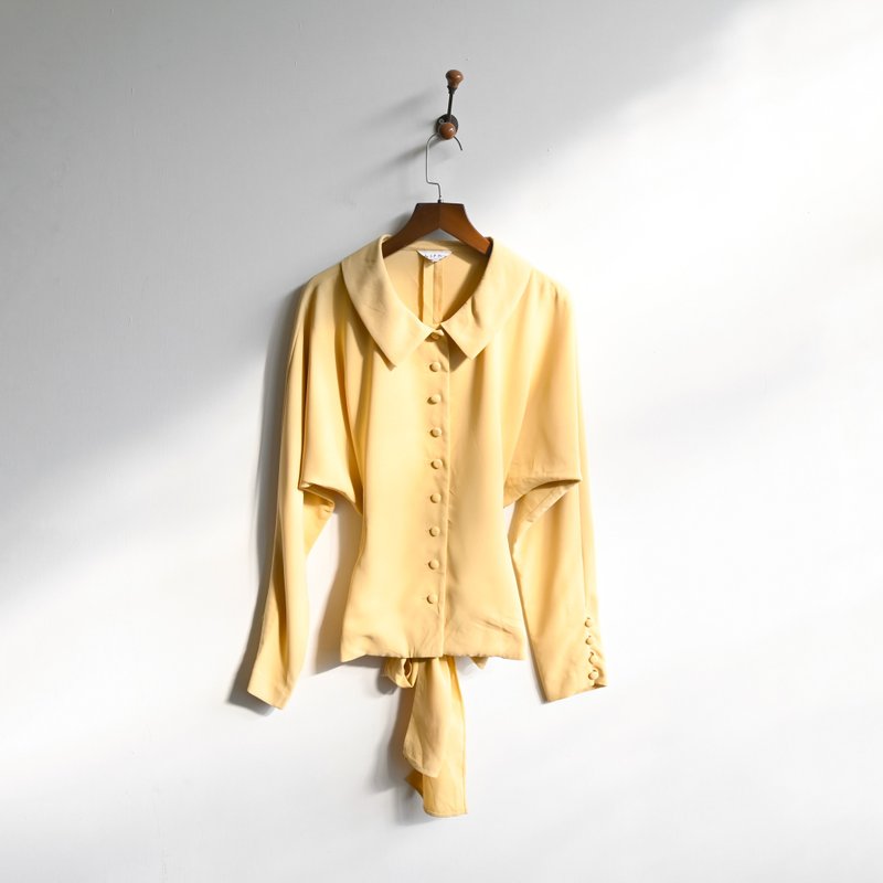 【蛋植物古着】奶霜柠檬日本制绑带古着衬衫 - 女装衬衫 - 其他人造纤维 黄色