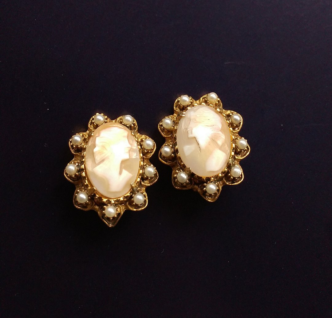 西洋古董饰品。CAMEO 仕女 镶珠 夹式耳环 - 耳环/耳夹 - 其他金属 金色